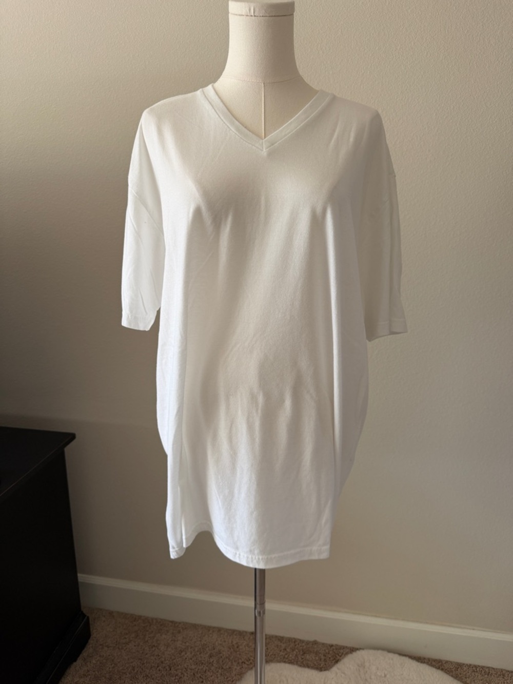 fresh White V-Neck Short Sleeve Men's Tee Shirt